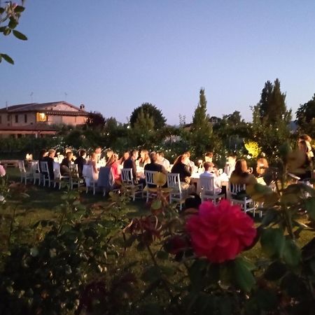 Il Fienile Di Assisi Vila Exterior foto