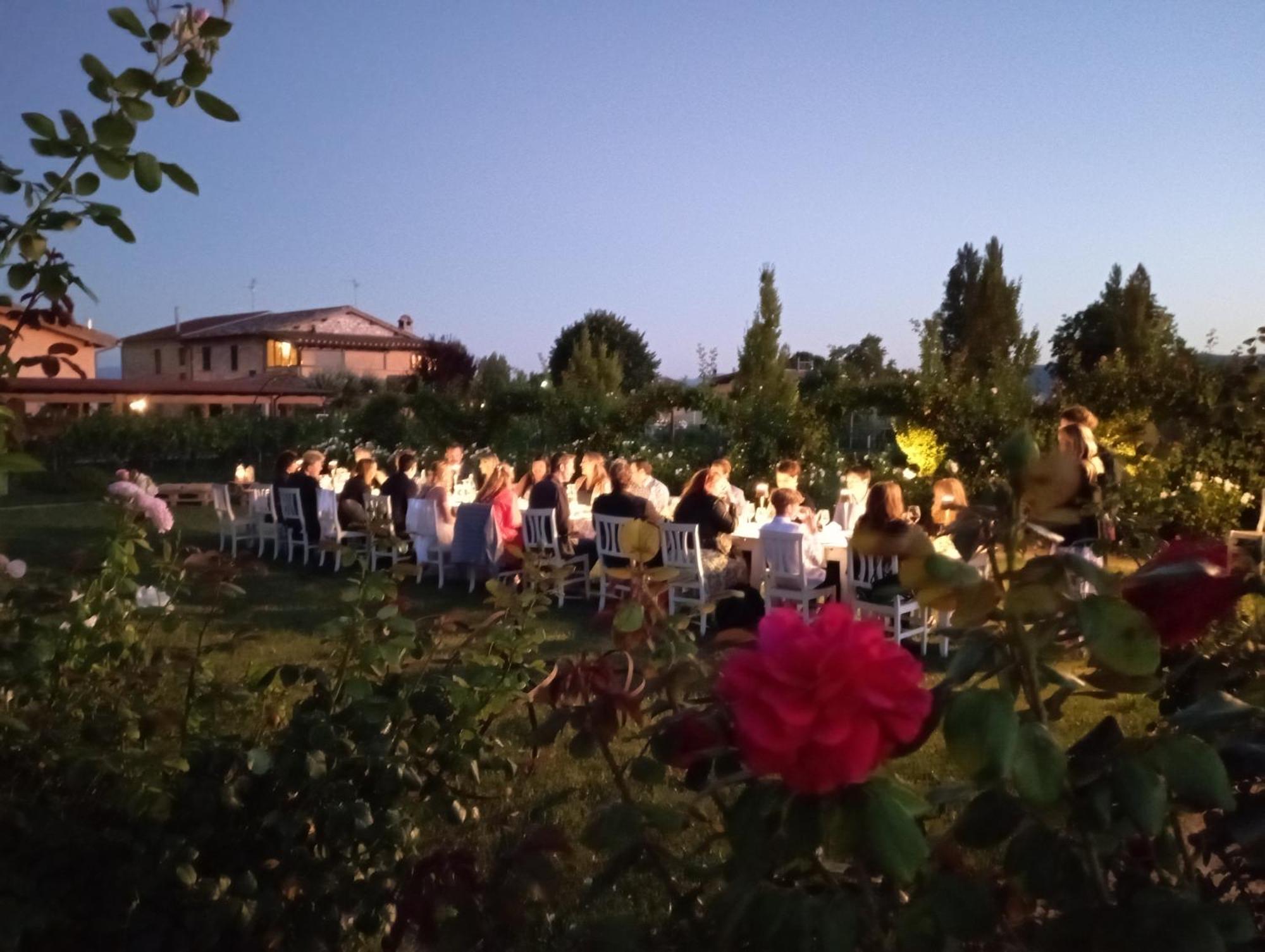 Il Fienile Di Assisi Vila Exterior foto