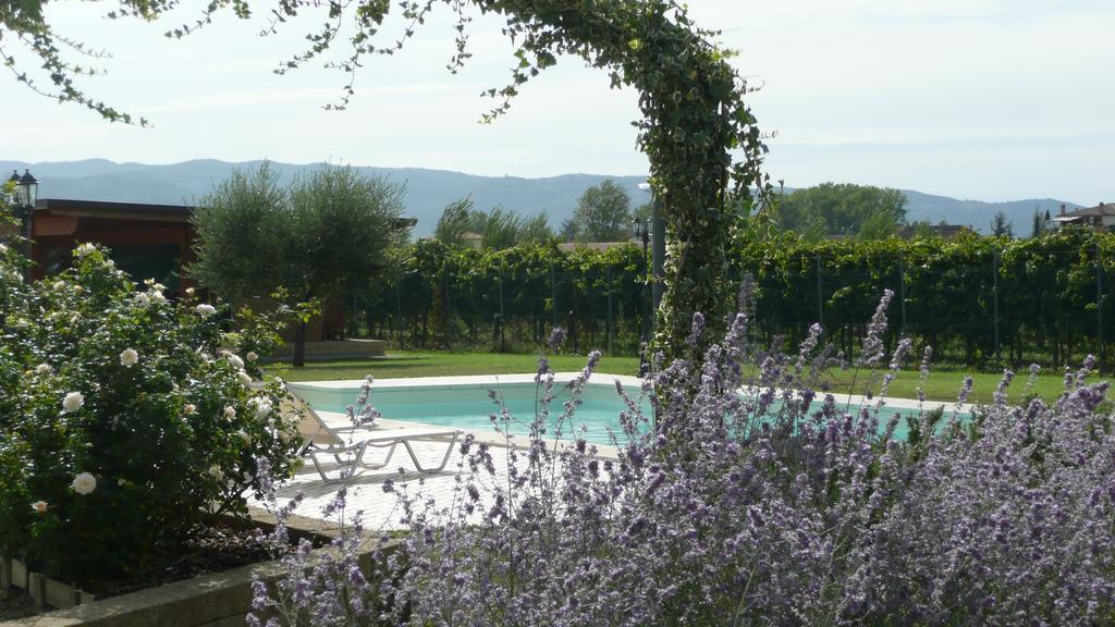 Il Fienile Di Assisi Vila Exterior foto